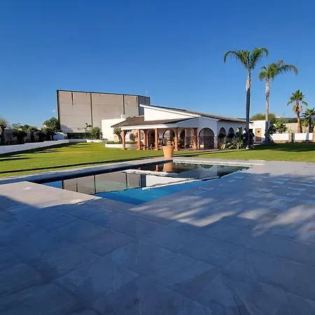 Hacienda Santa Barbara *